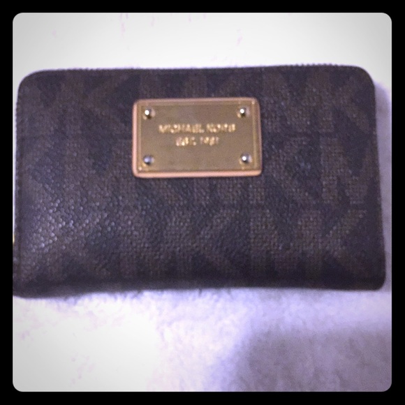 Michael Kors Handbags - Michael kors small zip around wallet